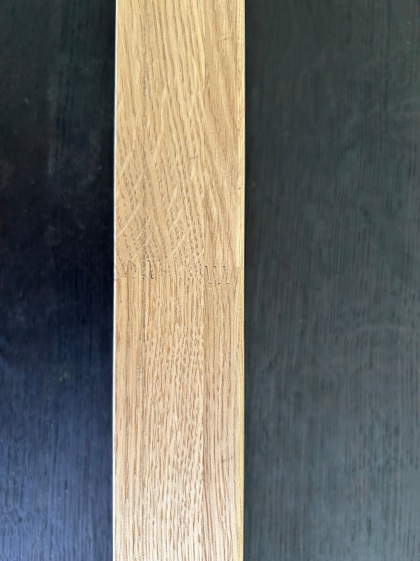 PASAMANOS DE ROBLE DE LAMINA FINGER JOINT CON RANURA