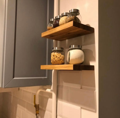 Balda Flotante de Pared en Roble Macizo Barnizado – Estante de Madera Maciza para Pared