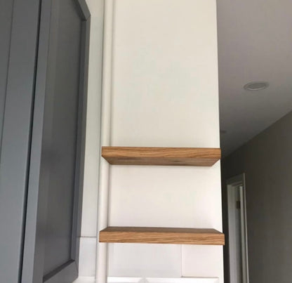 Balda Flotante de Pared en Roble Macizo Barnizado – Estante de Madera Maciza para Pared