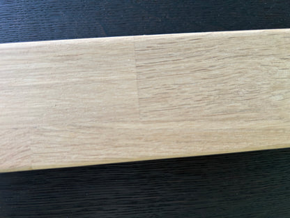 PASAMANOS DE ROBLE DE LAMINA FINGER JOINT CON RANURA